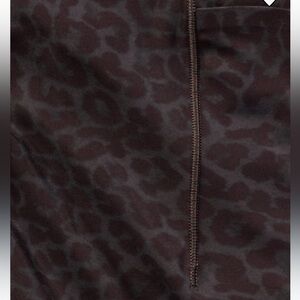 Athleta Salutation Stash Pocket II 7/8 Black Leopard, Small, ltd ed color EUC